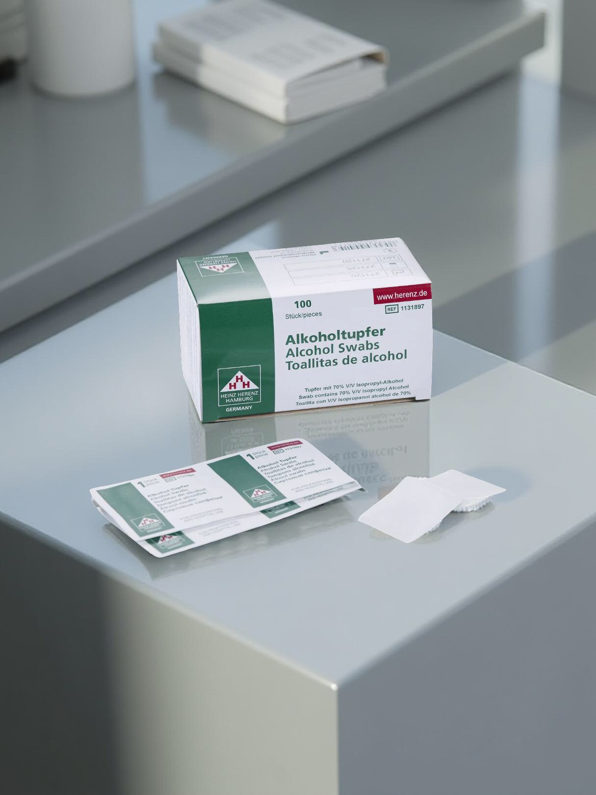 HHH Alkoholtupfer 1 Pack (100 Stk.)