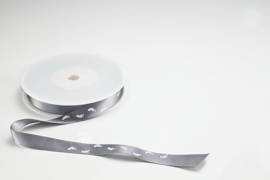 Geschenkband aus Satin silber, 15 mm x 50 m Geschenkband aus Satin silber, 15 mm x 50 m