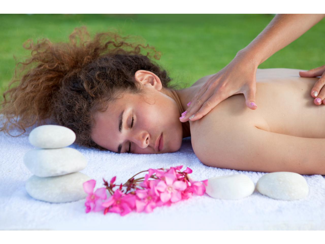 Frottee-Duschtuch, weiß oder braun Frottee-Duschtuch, weiß oder braun