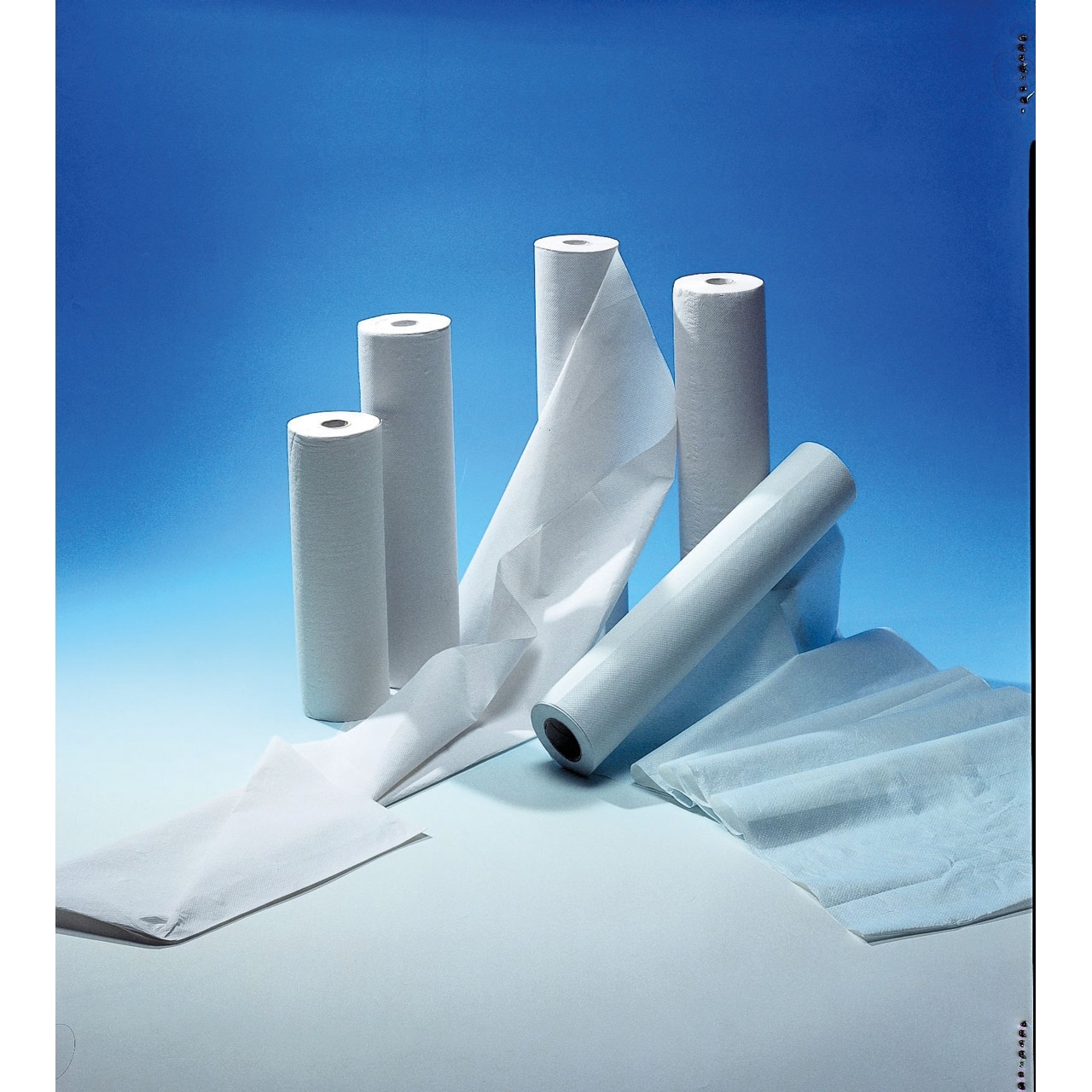 Ärztekrepp-Rolle 50 cm / 50 m, perforiert alle 38 cm Ärztekrepp-Rolle 50 cm / 50 m, perforiert alle 38 cm
